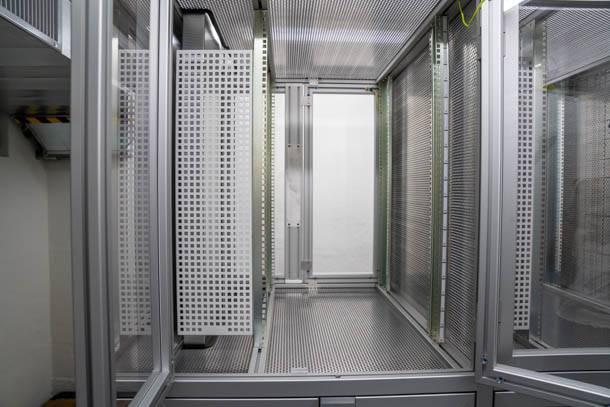 Armoires de colocation sur mesure avec portes battantes