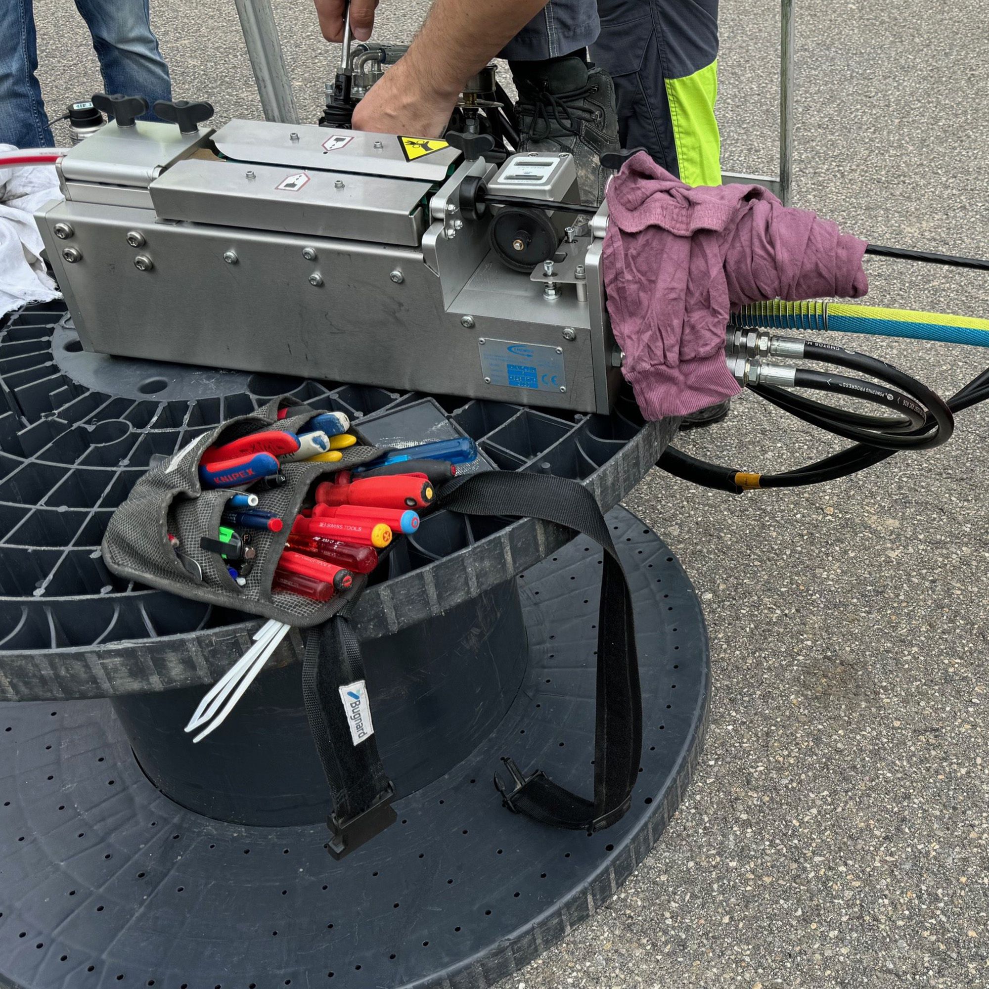 Elfinetwork beim Einblasen von LWL Kabel
