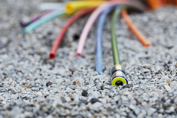 Tubes de soufflage pour microcâbles à fibres optiques